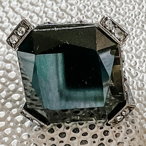 JUDITH LEIBER | Crystal Christo Cocktail Ring | Obsidian & Gunmetal | size 7 - Picture 3 of 14